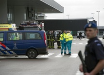 Zamknął się w WC, mówił, że ma bombę