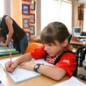 Dwujęzyczne dzieci mają lepsze wyniki w szkole