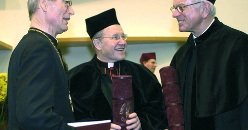 Doktorzy honorowi