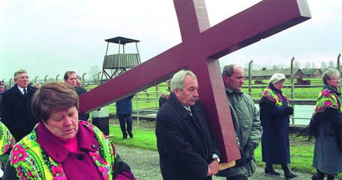 Symbole religijne w Auschwitz