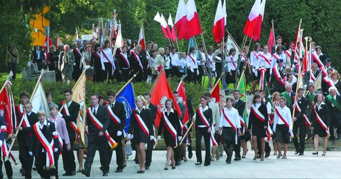 Maszerują ku pamięci