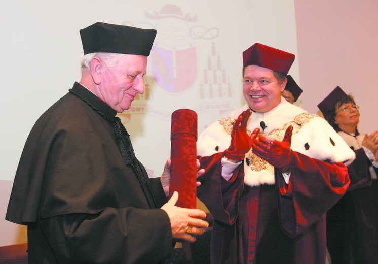 Honorowy doktor abp Damian Zimoń