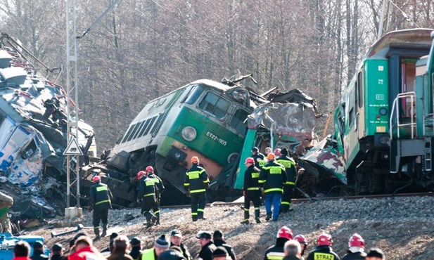 Zderzyły się pociągi - co najmniej 16 osób zginęło 