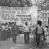  Na pielgrzymkę do Piekar Śląskich przychodzili nie tylko górnicy i hutnicy