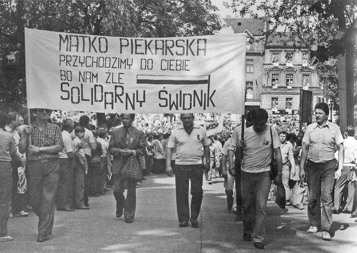  Na pielgrzymkę do Piekar Śląskich przychodzili nie tylko górnicy i hutnicy