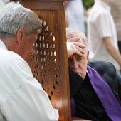 Benedykt XVI: Spowiednik współpracuje w ewangelizacji