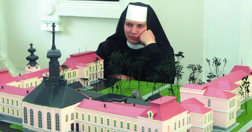 Stulatek czeka na pomoc