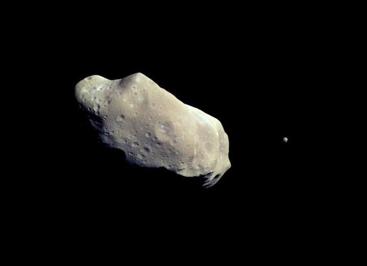 Asteroida przeleci dziś blisko Ziemi