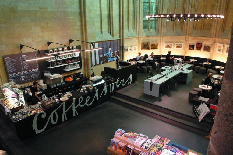 Wiara w koszyku z zakupami