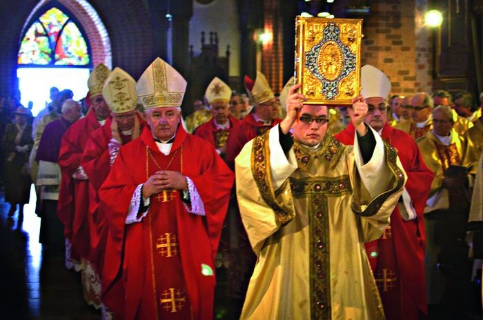 Jan Paweł II mówił, że synod to zbieżność dróg, a jedyną prawdziwą drogą jest Jezus Chrystus