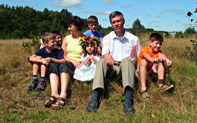 Polsko-francuska rodzina Nalów w Rybniku-Kamieniu: Laurent z żoną Grażyną i ich dzieci: Filip, Józek, Laura, Tomek i Mateusz