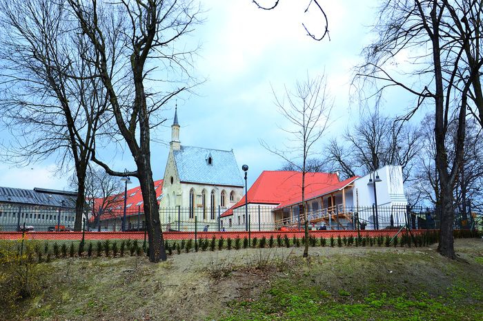 Widok na zamek od strony bulwarów nad Odrą