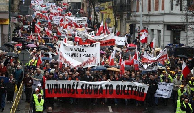 Marsze w obronie wolnych mediów