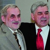  O tym, że prof. Górecki (z prawej) wygrał wybory z prof. Górniewiczem zdecydowało zaledwie 14 głosów