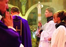 Eucharystia  jest  najważniejszym momentem każdego czuwania. Każdy chętny może służyć do Mszy św. 