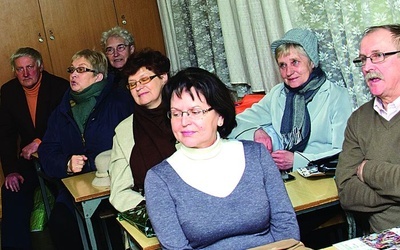  Każdy wykład wywołuje ożywioną dyskusję – świadczy to  o potrzebie organizowania takich spotkań