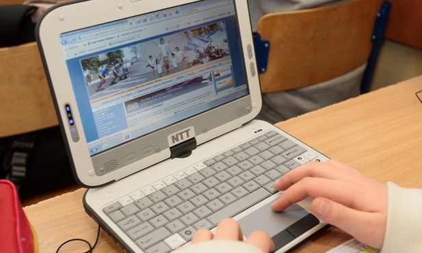"GW": Etyka przez internet