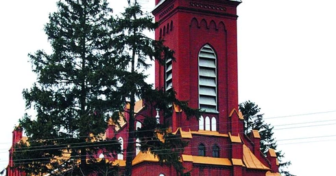 Parafianie kupili plebanię