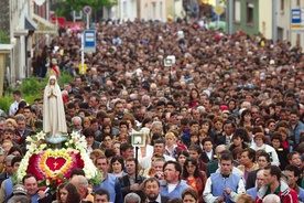 Polacy lubią  trzynastkę