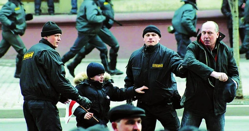 Protesty i przemoc