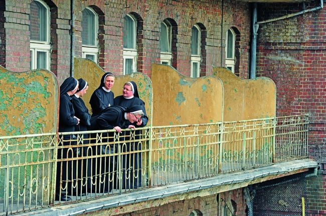 Siostry elżbietanki odzyskały odebrany im po wojnie szpital przy ul. Łąkowej w Poznaniu. Budynek jest bardzo zniszczony