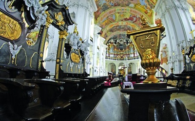 Kościół dba o zabytki sakralne – dobra kultury narodowej. Na zdjęciu odnowione pocysterskie opactwo  w Krzeszowie