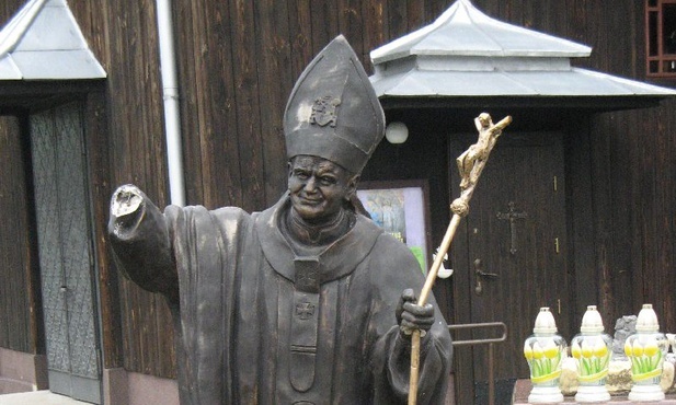 Profanacja w rocznicę zamachu
