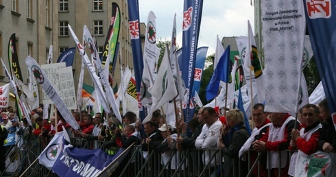 Protesty przed Centrum Kultury im. Krystyny Bochenek w Katowicach