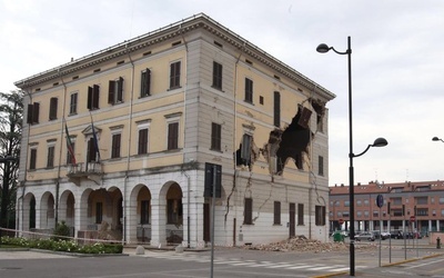 Msze święte odprawiajcie na placach