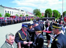  Podczas uroczystości uhonorowano zasłużonych strażaków 