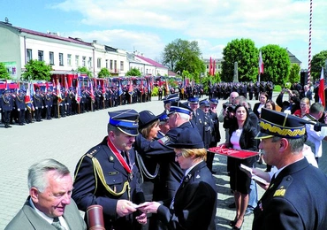  Podczas uroczystości uhonorowano zasłużonych strażaków 