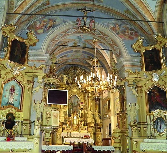  Rokokowe wnętrze kościoła