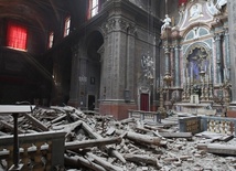 305 zniszczonych kościołów