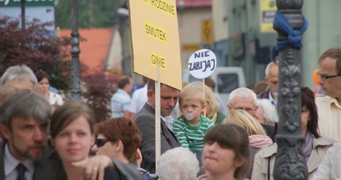 Żyją, kochają, idą
