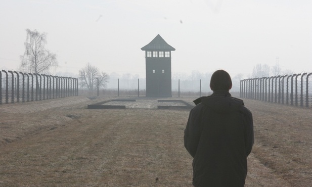 "ND": Proces za "polskie obozy"