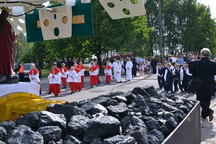 Na kopalni i boisku