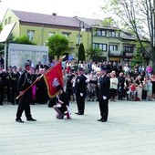  Przekazanie nowego sztandaru jednostce w Łagowie 