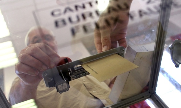 Francja: Socjaliści i sojusznicy na czele