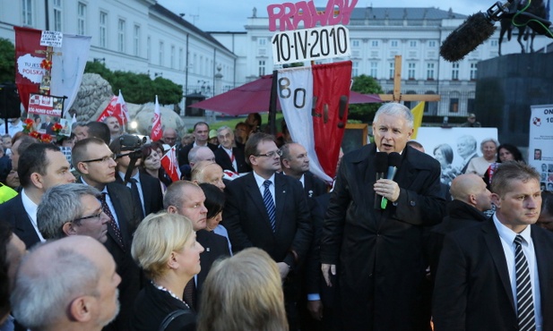 Marsz Pamięci przed Pałacem Prezydenckim