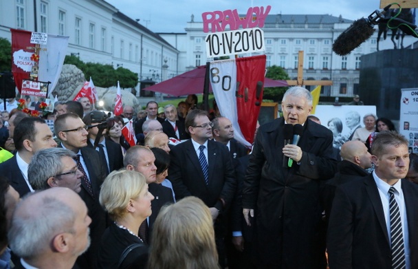 Marsz Pamięci przed Pałacem Prezydenckim