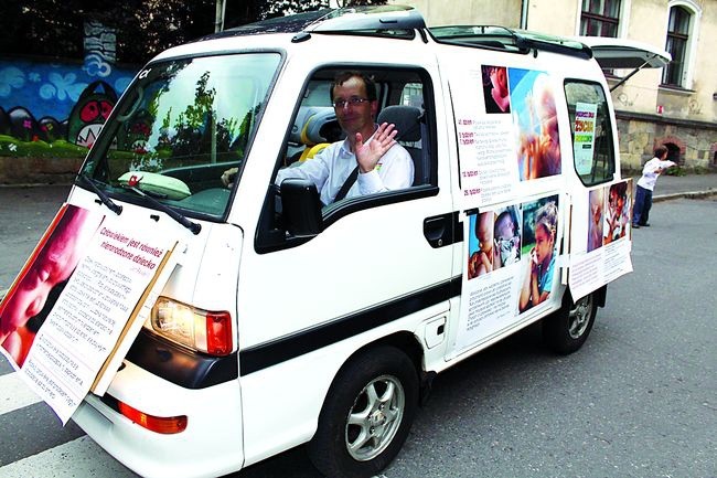 Korowód poprzedziła w Kłodzku mobilna wystawa w obronie życia