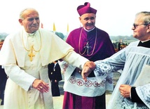 – Znałem Ojca Świętego już wcześniej, kiedy był kardynałem. Doskonale mnie pamiętał – wspomina ks. Margański (z prawej) 