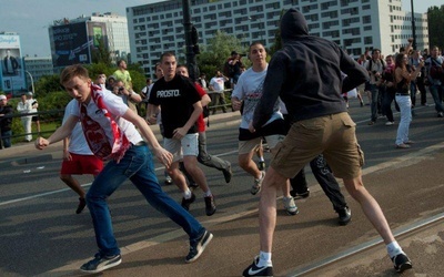 Światowe media winią polskich chuliganów