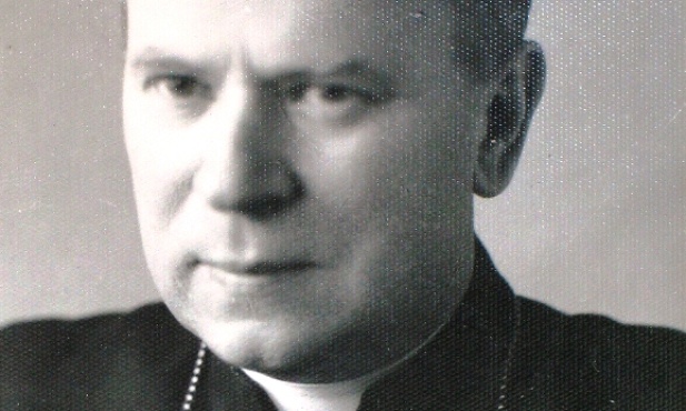 Biskup Herbert Bednorz.