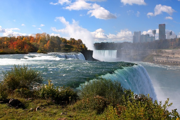 Przespaceruje się po linie nad Niagarą