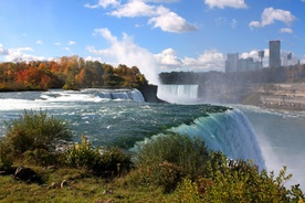 Przespaceruje się po linie nad Niagarą