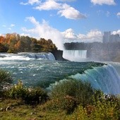 Przespaceruje się po linie nad Niagarą