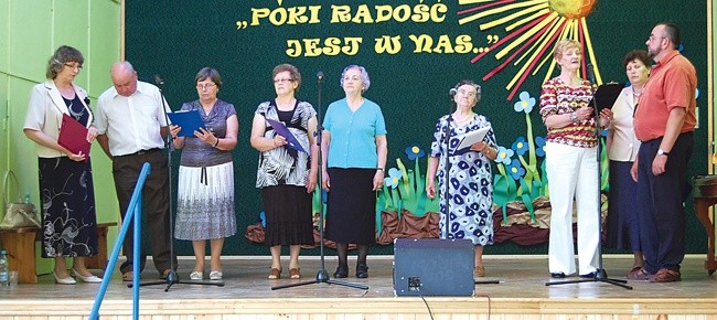 Chcę być z innymi…