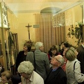 W otwarciu Izby Pamięci ks. A. Zienkiewicza wzięły udział tłumy wychowanków prowadzonego przez niego duszpasterstwa