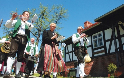 Udostępnienie nowych obiektów dla zwiedzających uświetniła niemiecka orkiestra z Frankonii